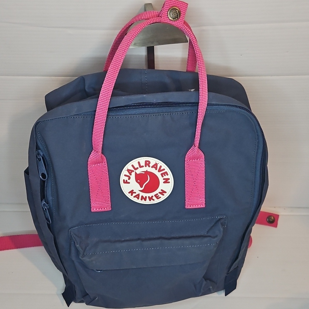 Fjallraven Kanken Everyday Backpack Blue & Pink